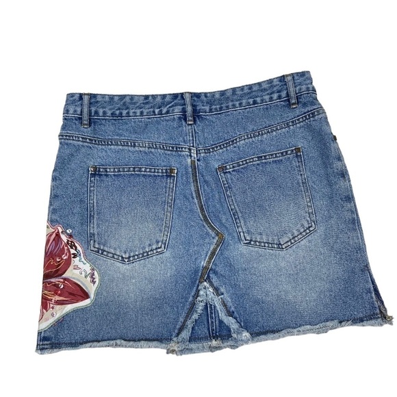 Thalia Sodi Embroidery Sequin patchwork Raw Hem Light Wash Denim Skirt Size 7/8 - Picture 2 of 4